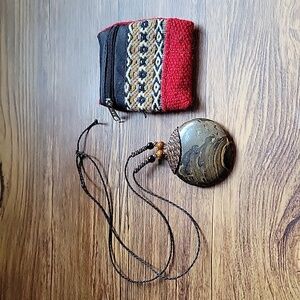 Peruvian necklace with handcrafted Peruvian pouch